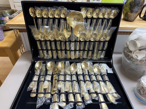 Gold tone ornate floral - 51,